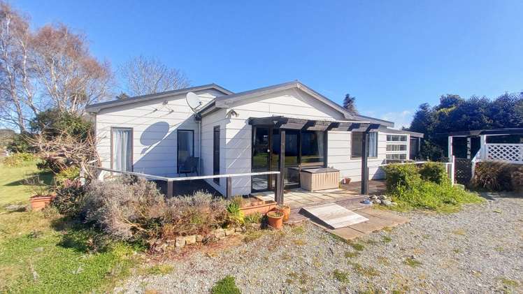 33 Clifden Highway Tuatapere_1