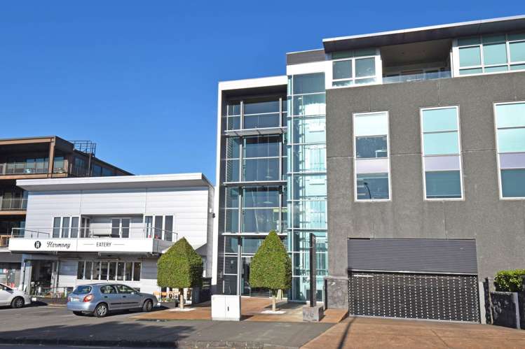 Unit B/49 Main Highway Ellerslie_8