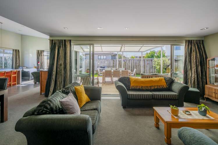 4 Hawk Hill Crescent Cooks Beach_10