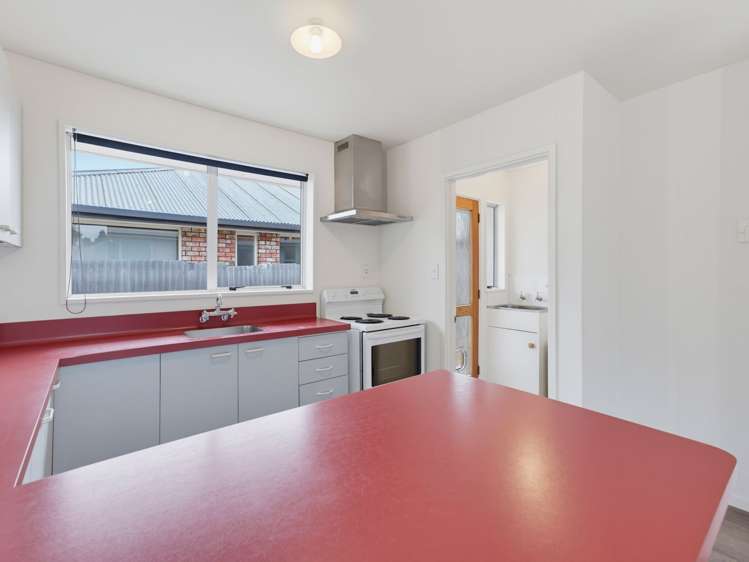 2/2 Bentley Street Russley_6