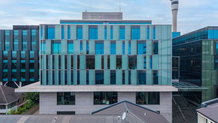 167 Victoria Street West_0