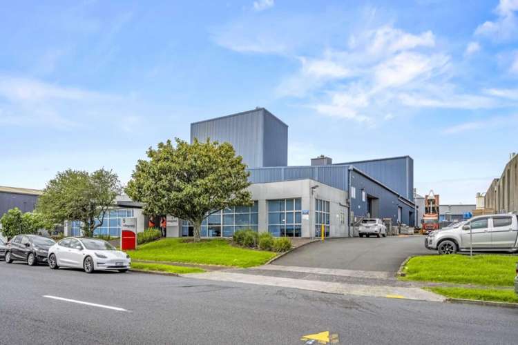5 Sir William Avenue & 10 Barmac Place East Tamaki_11