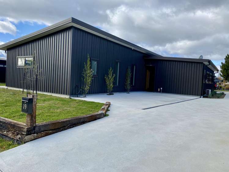 19 Kingfisher Crescent Albert Town_17