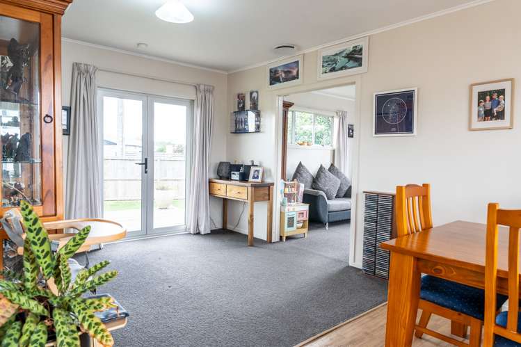 15 Poaka Avenue Dinsdale_5