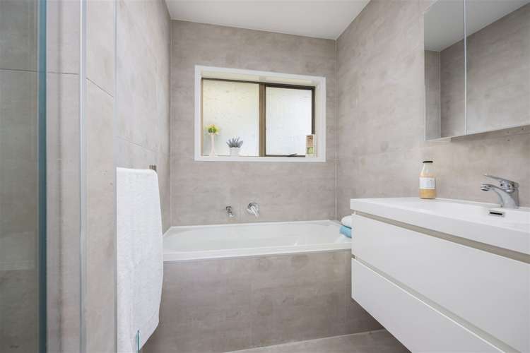 2/31 Gills Avenue Papakura_13