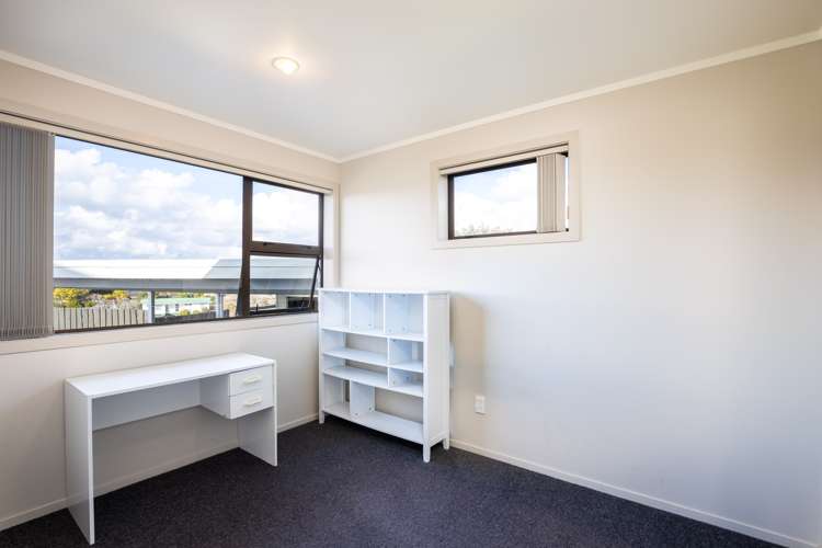 38 Trelawney Crescent Westown_19