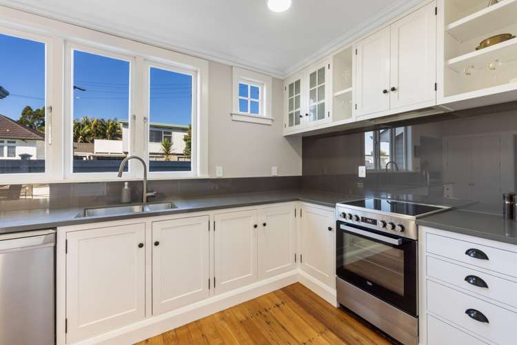 26 Baring Terrace Strandon_7