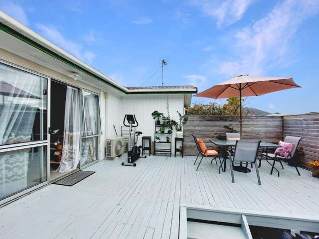 2 Bedroom Home with Spacious Deck & Double Carpark – Portage Road, New Lynn