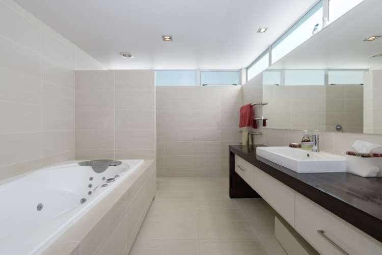 5a Sixth Avenue 1047_11