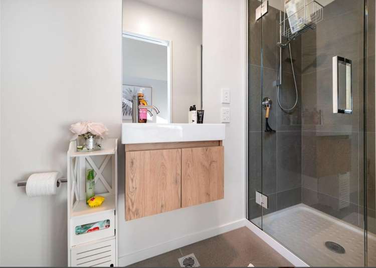 2/66 Innes Road Merivale_11