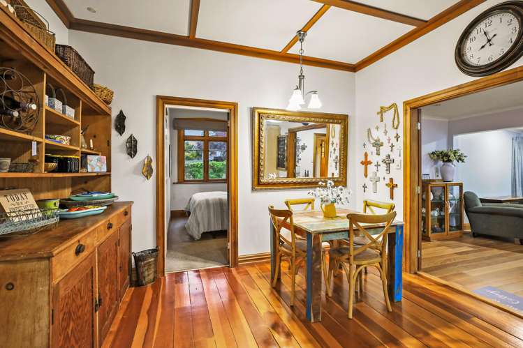 741 River Road Chartwell_11