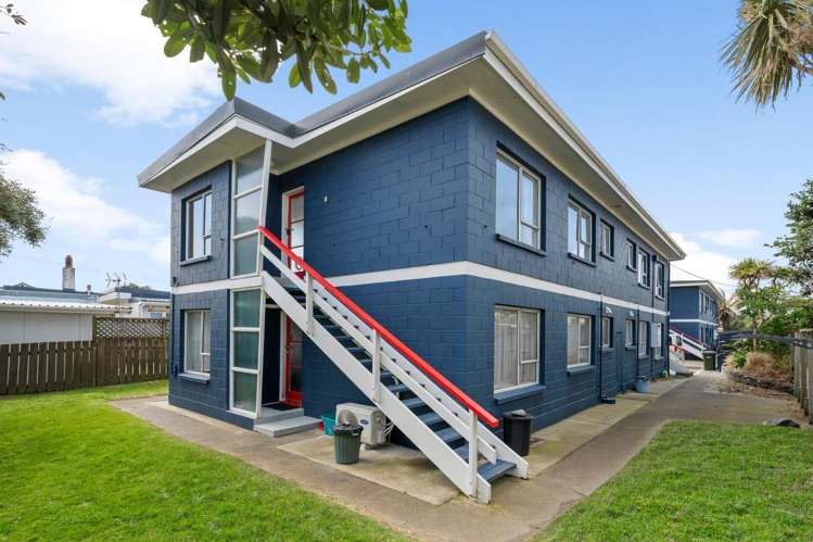 8/218 Onepu Road Lyall Bay_11