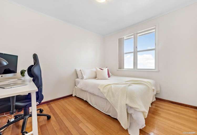 90 Cobham Crescent Kelston_7