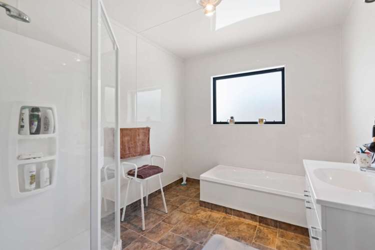 8 Macandrew Street Owaka_14