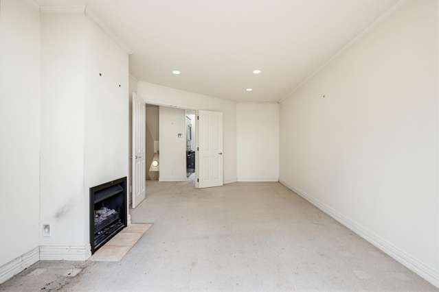 14/28 Hobson Street Thorndon_4