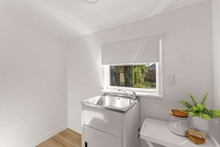 21 Defoe Place Waltham_16