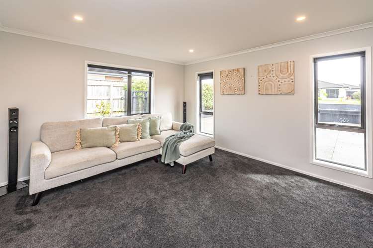 13 Magnolia Crescent Tawhero_16