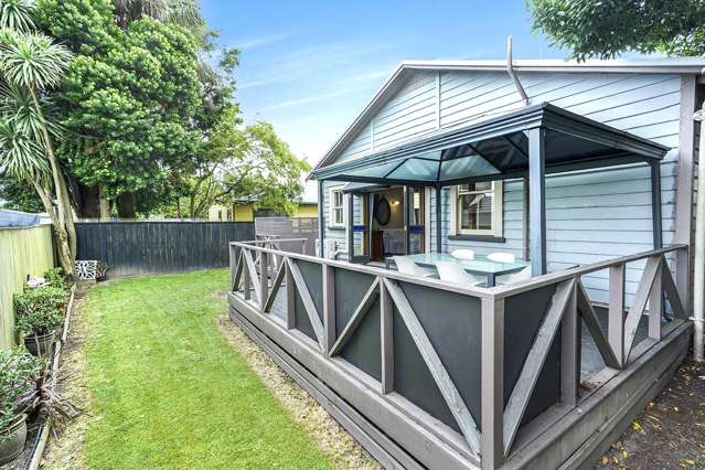 Freehold + Villa + Unit + DBL Garage!