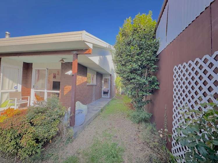 84B Racecourse Road Sockburn_13