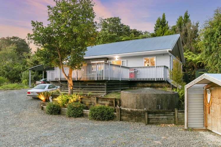 132 Attwood Road Paremoremo_27