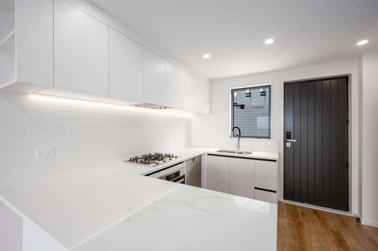 4/737 East Coast Road Browns Bay_3