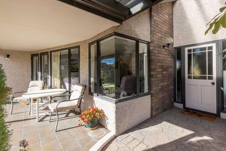 8 Bishops Close Greenmeadows_1