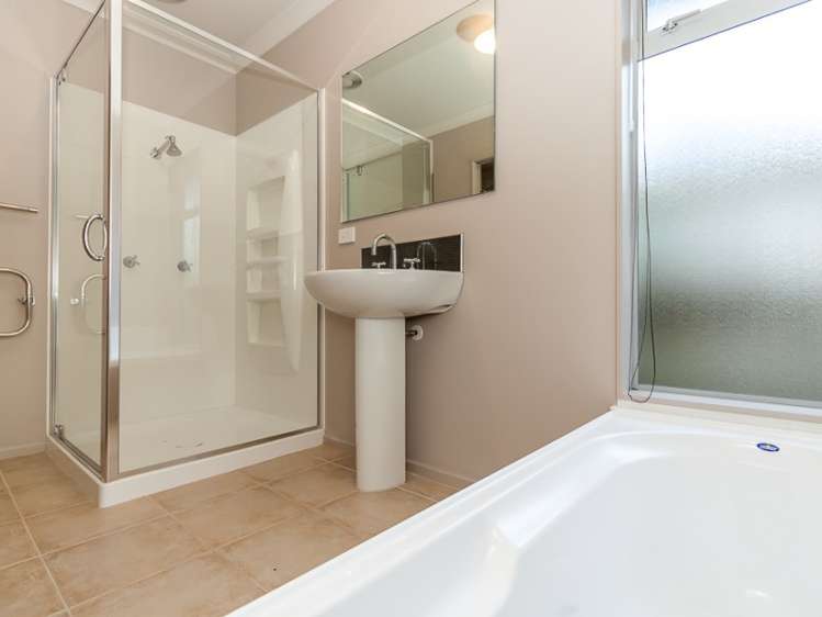 139 Pacific Drive Fitzherbert_15