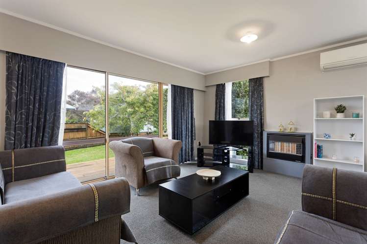 16 Fiona Place Dinsdale_1