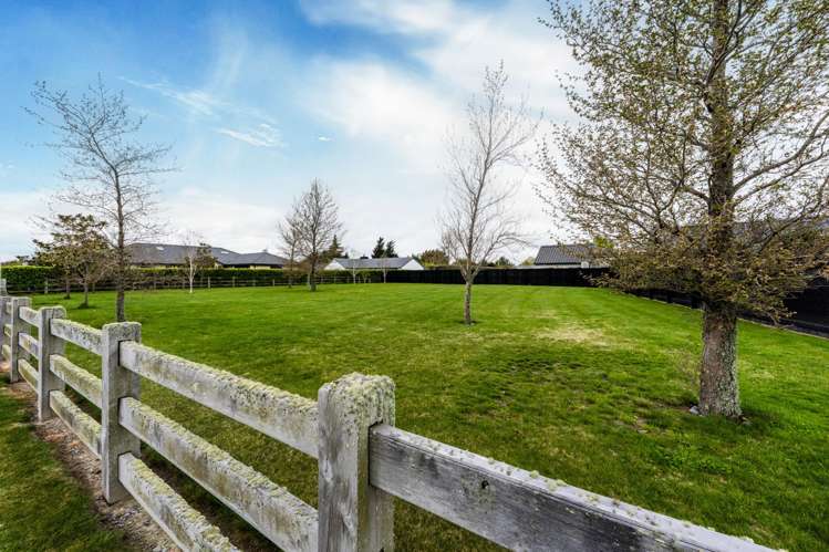 77 Iris Taylor Avenue_2