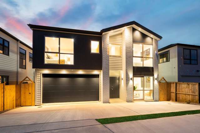 Seven Bedroom, Two Kitchen Large Home