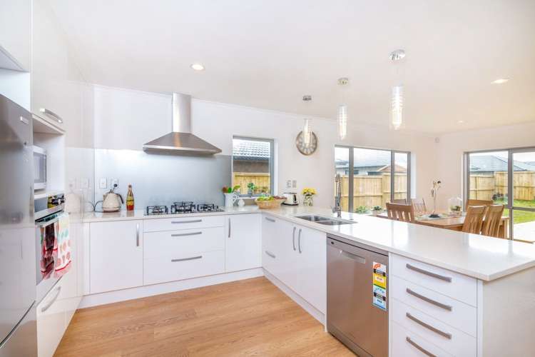 12 Iwinuku Crescent Wattle Downs_6