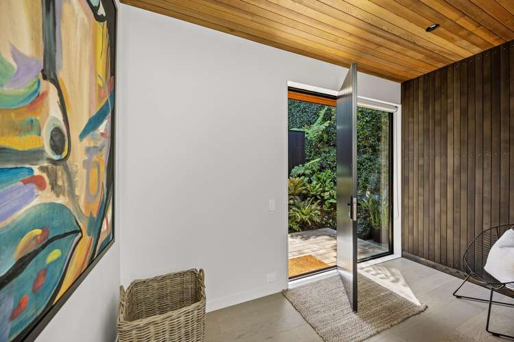 73 Takahe Road_4