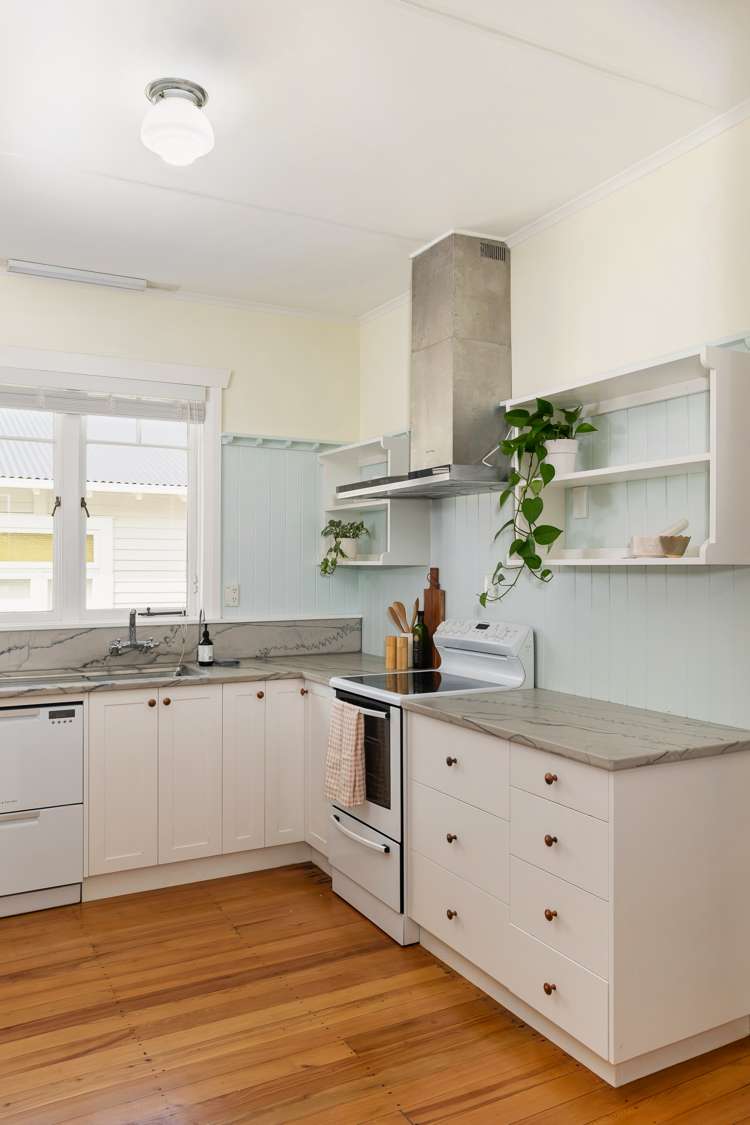 25 Tui Street Point Chevalier_13