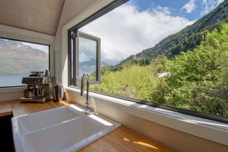 6 Evergreen Place Fernhill/Sunshine Bay_6