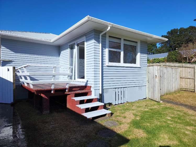 28 Old South Road Okato_21