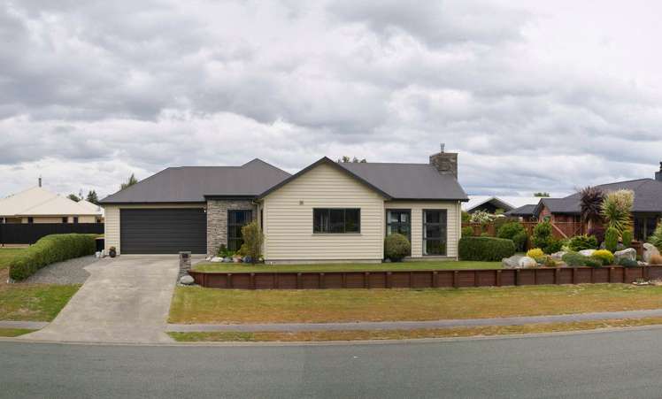 64 Breaksea Street Te Anau_43