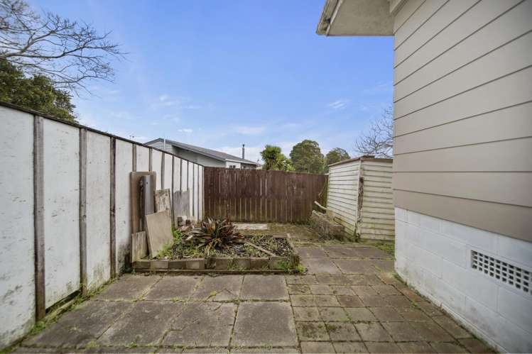 1/10 Dorendia Place Clendon Park_13