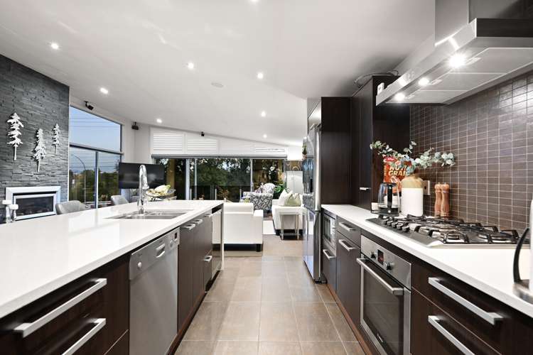 902 River Road Queenwood_5