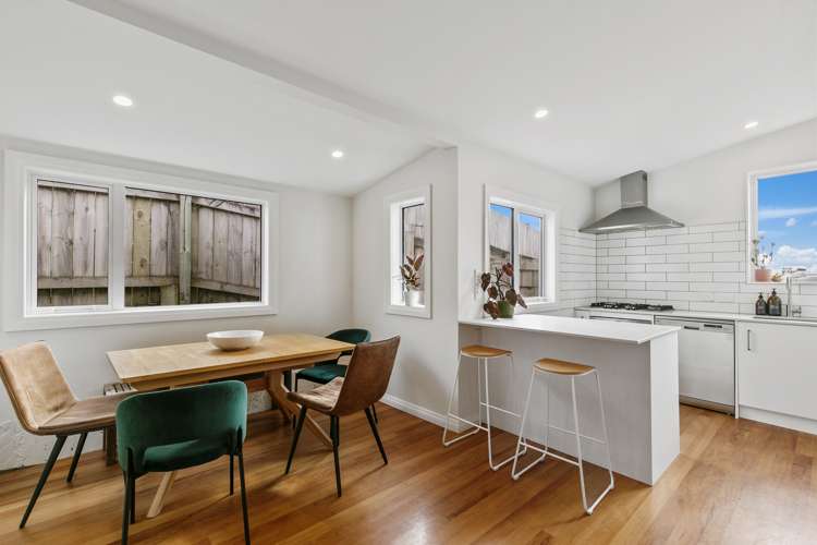 26 Tarawera Road Johnsonville_11