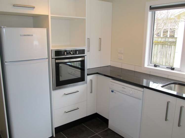 4 Melville Street Tawa_11