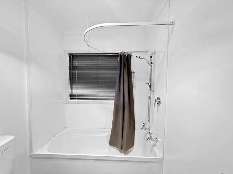 B/100 Taharepa Road 11209_12