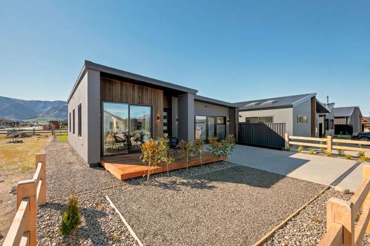 178 Burdon Loop Lake Hawea_26