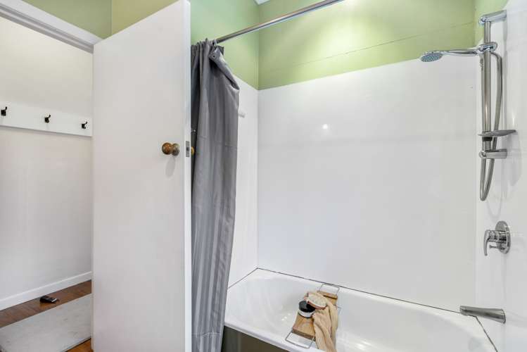 65 Uxbridge Road Mellons Bay_22