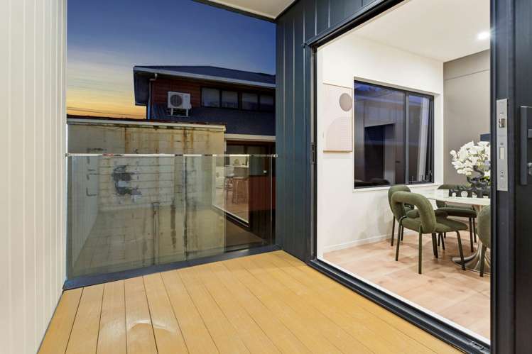 7-9/246 Wairau Road Glenfield_11