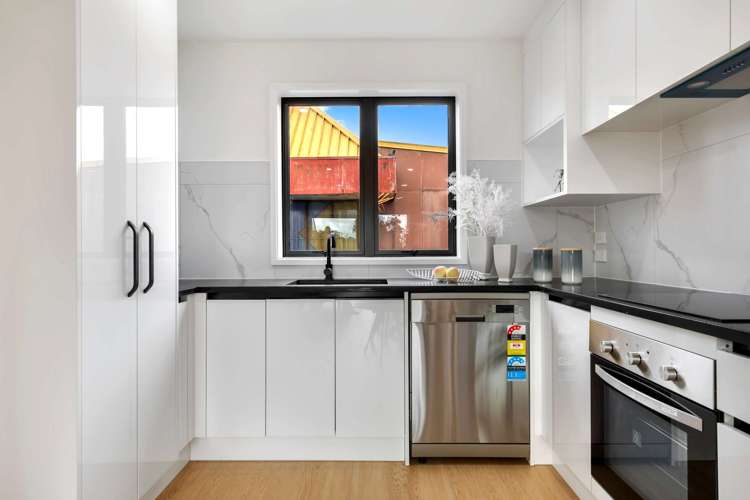 6/1 Waters Place_1
