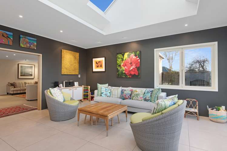 7 Douglas Street Lincoln_14