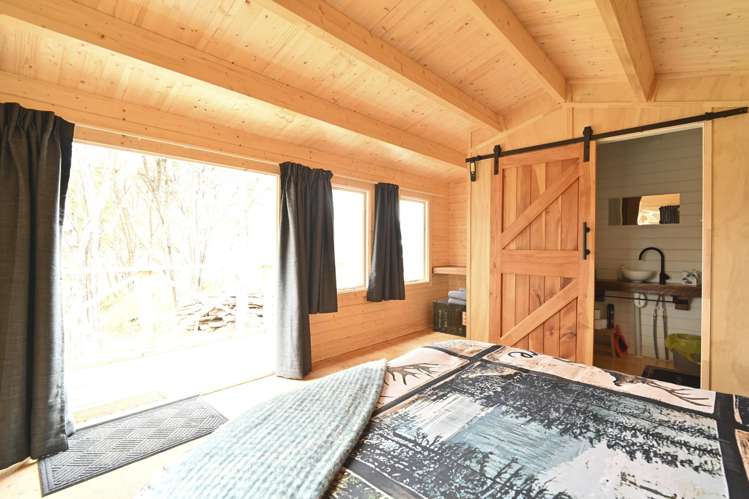 1550 Glenora Road Akitio_48