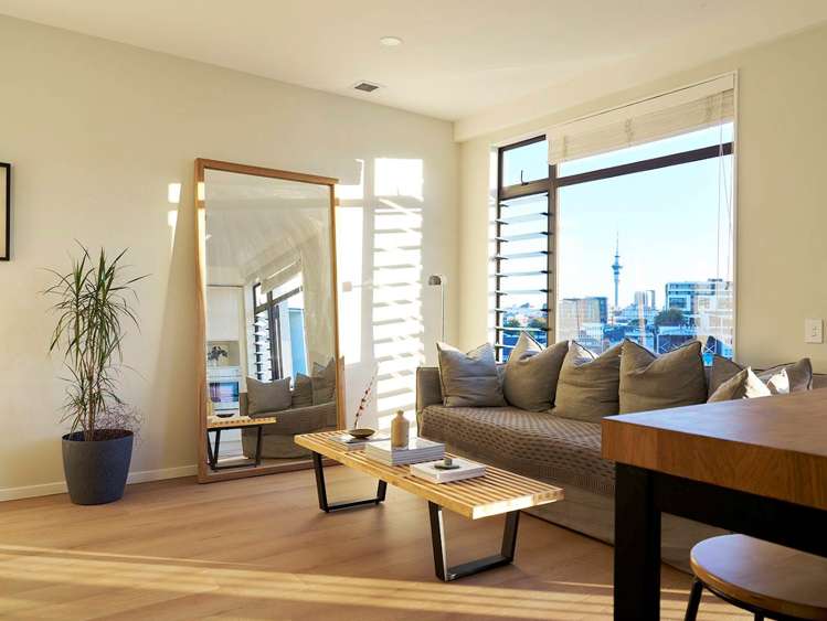 2h/7 Charlotte Street_0