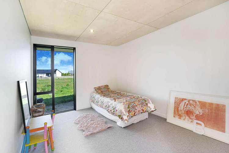 82 Queens Ave Waikuku Beach_24