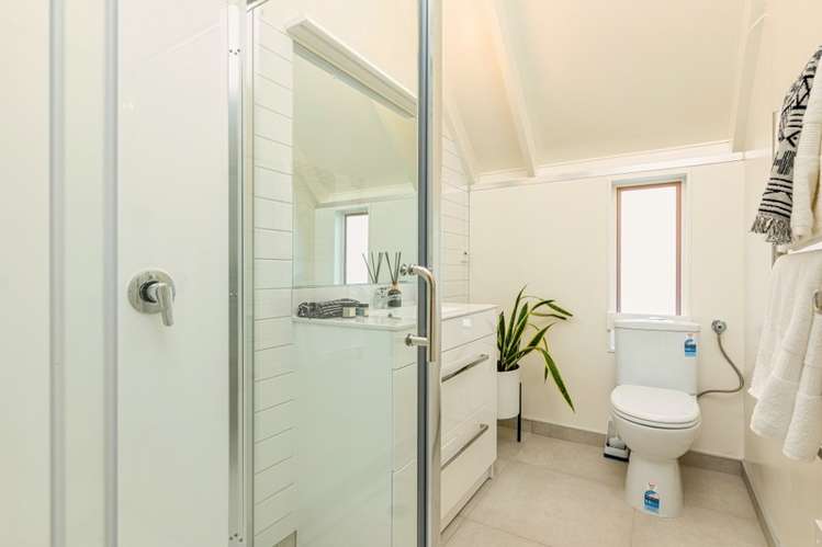 3/5 Wesley Avenue Mount Albert_11